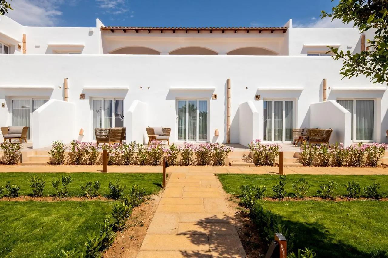 Eques Petit Resort Cala D´Or 4*,